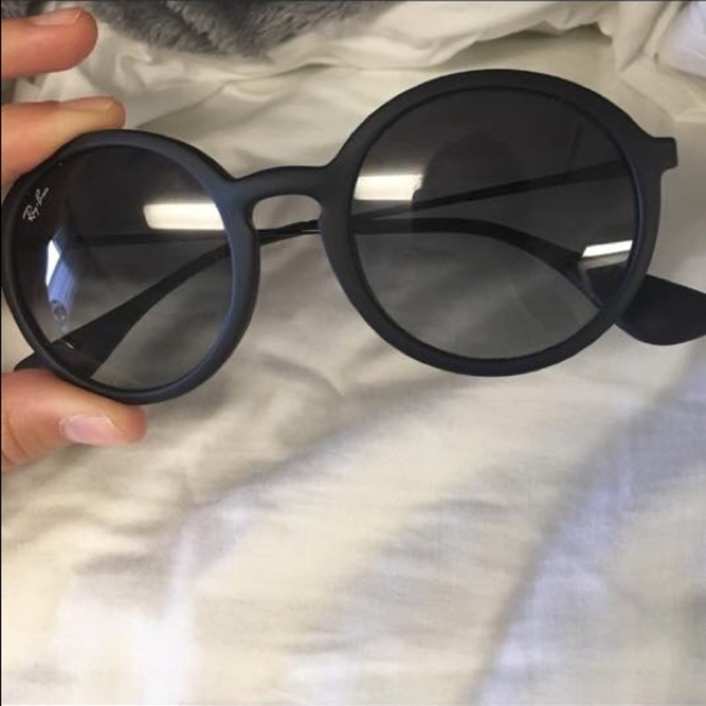 Black Ray Bans